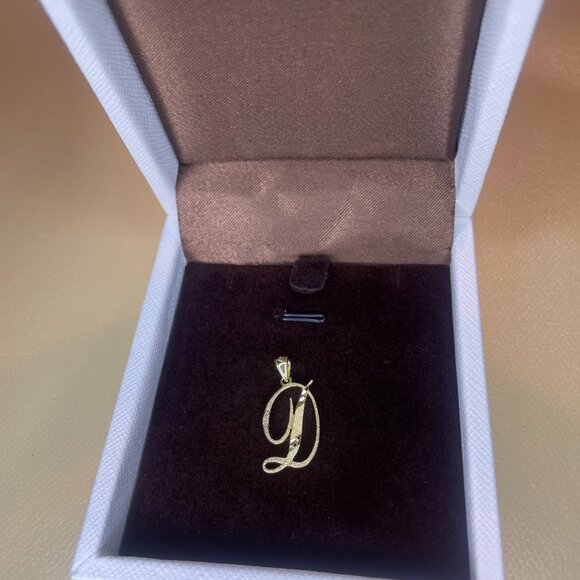 Script Initial "D" Charm - Picture 4 of 4
